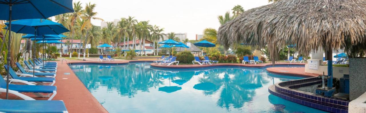 Qualton Club Ixtapa